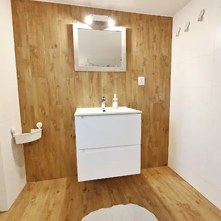 ホームステイ Goscinne Stanek