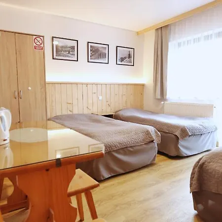 ホームステイ Goscinne Stanek ザコパネ